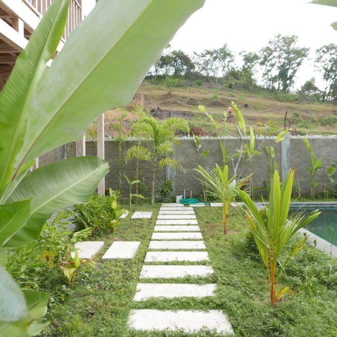 Silir Villa "Your Cozy Home" Mataram Esterno foto